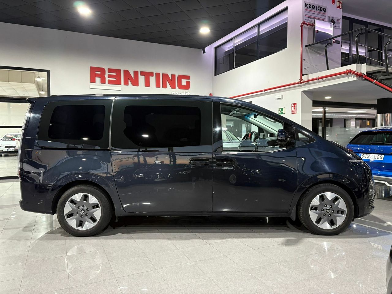 Hyundai Staria 2.2 CRDI Maxx 9S 9 PLAZAS - Foto 2