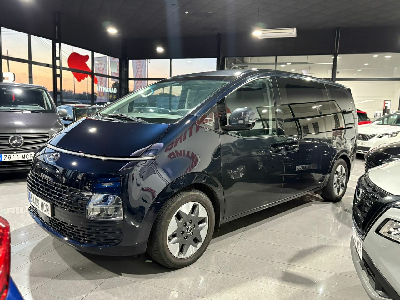 Hyundai Staria 2.2 CRDI Maxx 9S 9 PLAZAS - Foto 2