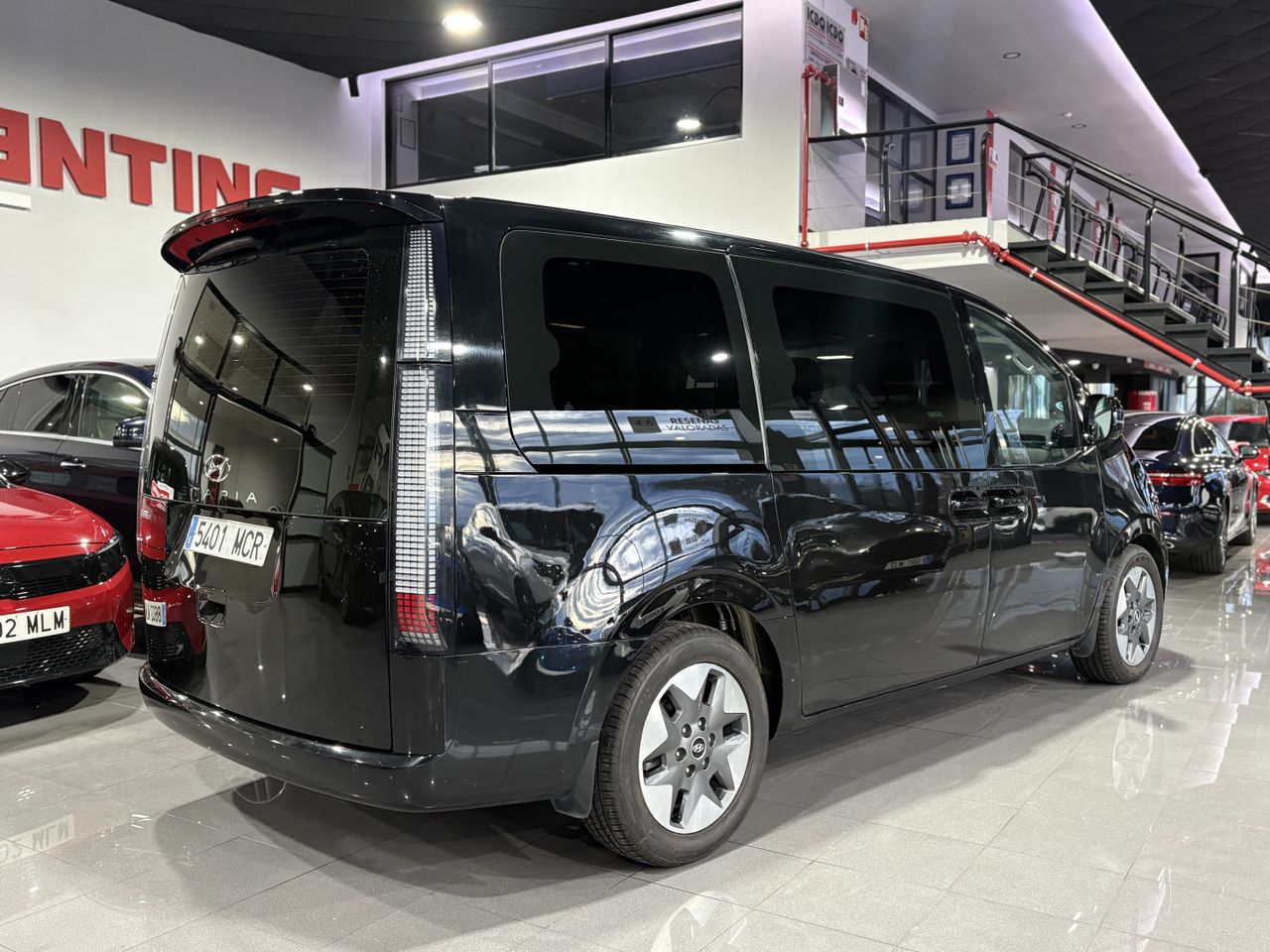 Hyundai Staria 2.2 CRDI Maxx 9S 9 PLAZAS - Foto 2