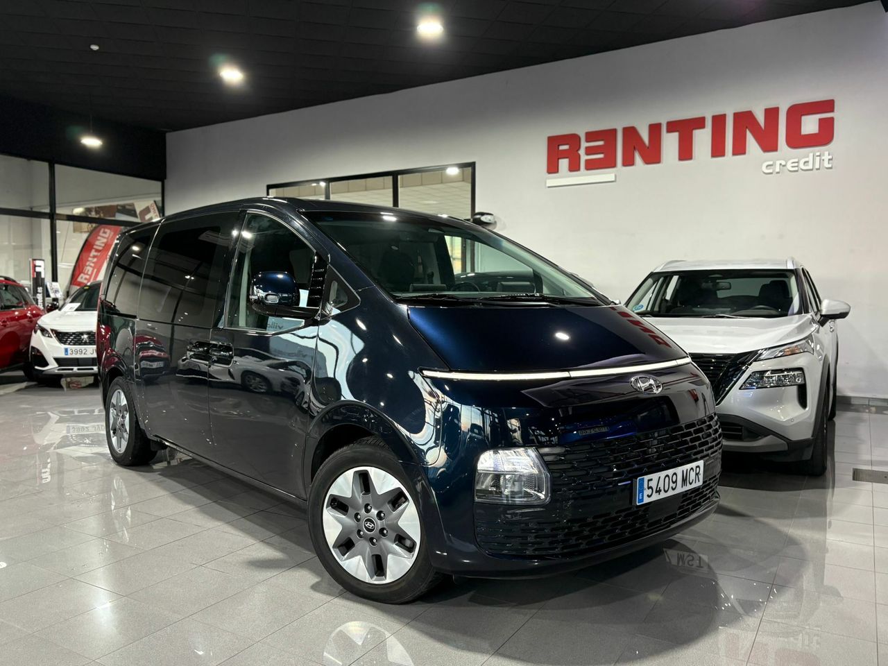 Hyundai Staria 2.2 CRDI Maxx 9S 9 PLAZAS - Foto 2