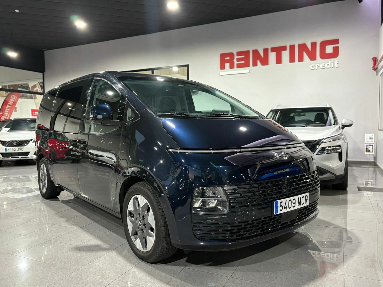 Hyundai Staria 2.2 CRDI Maxx 9S 9 PLAZAS - Foto 2