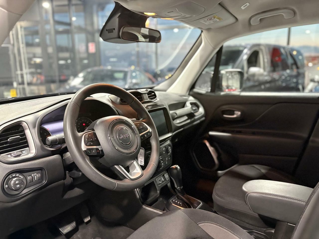 Jeep Renegade EHYBRID 1.5 96KW(130CV) LIMITED ATX GRAPHITE GREY (METALIZADO)	TELA NEGRO - Foto 2