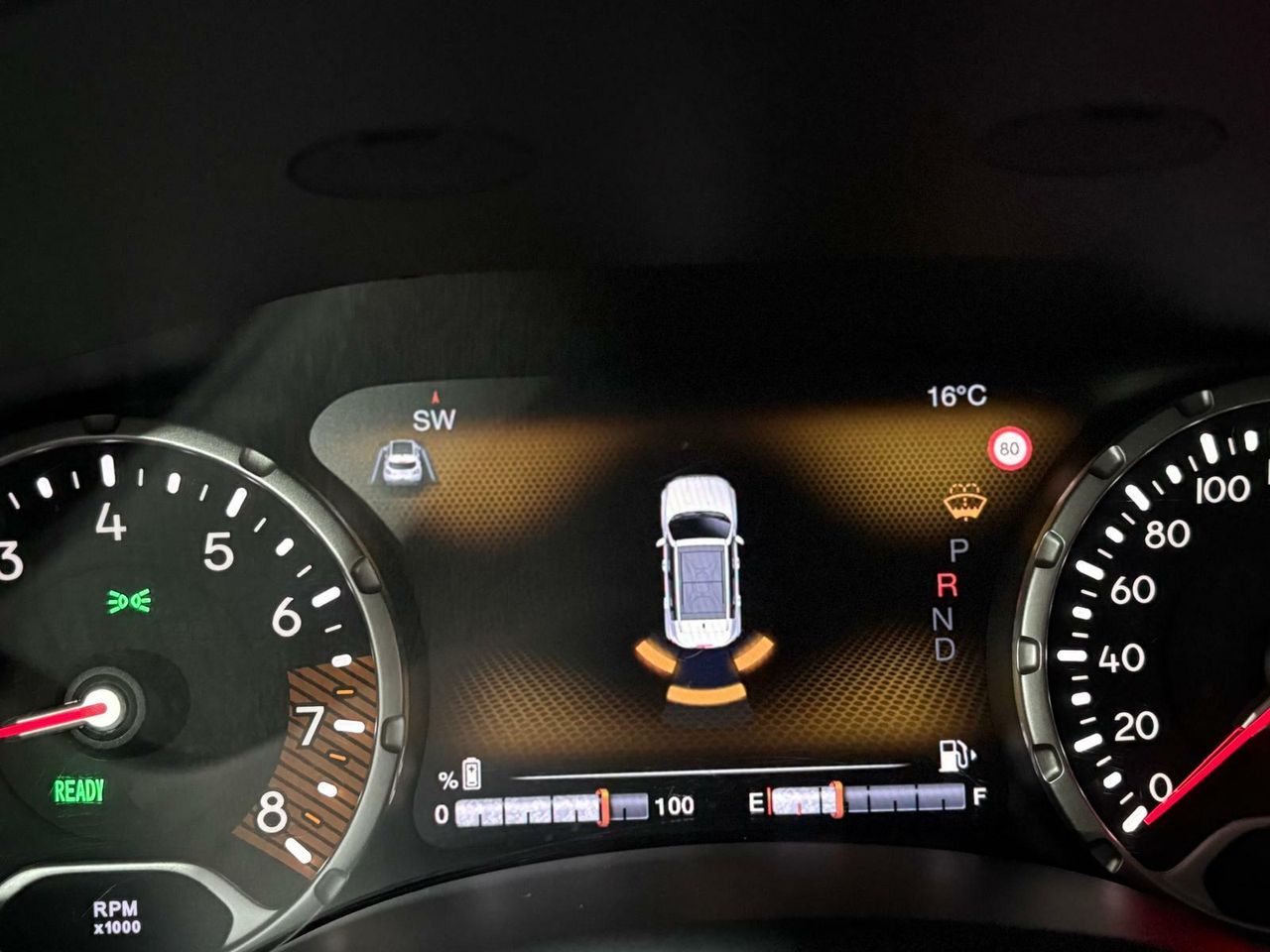 Jeep Renegade EHYBRID 1.5 96KW(130CV) LIMITED ATX GRAPHITE GREY (METALIZADO)	TELA NEGRO - Foto 2
