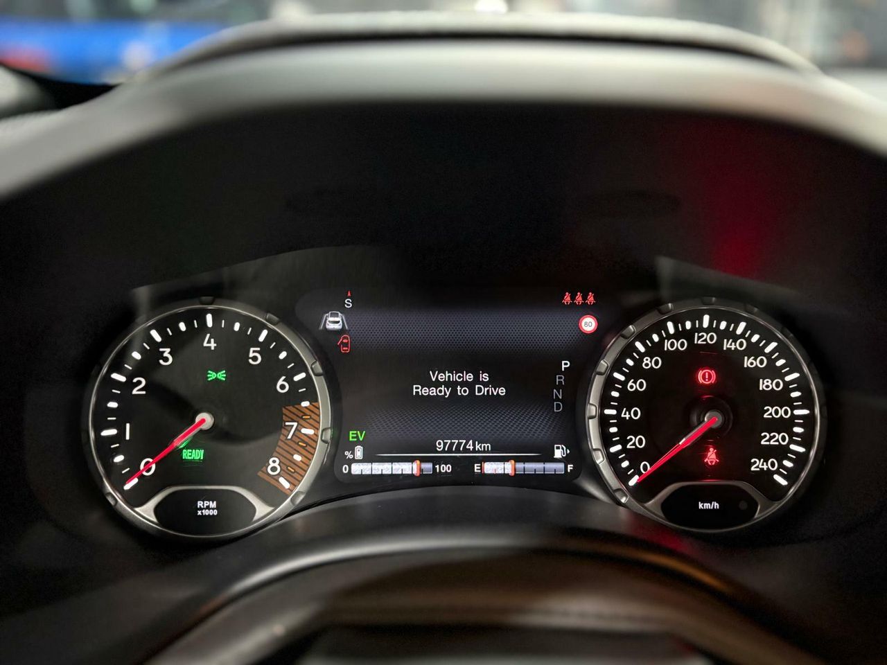 Jeep Renegade EHYBRID 1.5 96KW(130CV) LIMITED ATX GRAPHITE GREY (METALIZADO)	TELA NEGRO - Foto 2