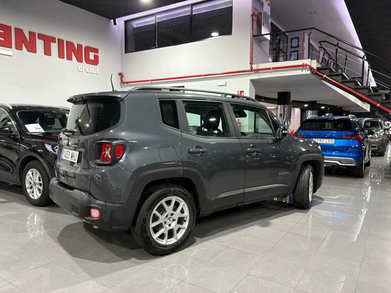 Jeep Renegade EHYBRID 1.5 96KW(130CV) LIMITED ATX GRAPHITE GREY (METALIZADO)	TELA NEGRO - Foto 2