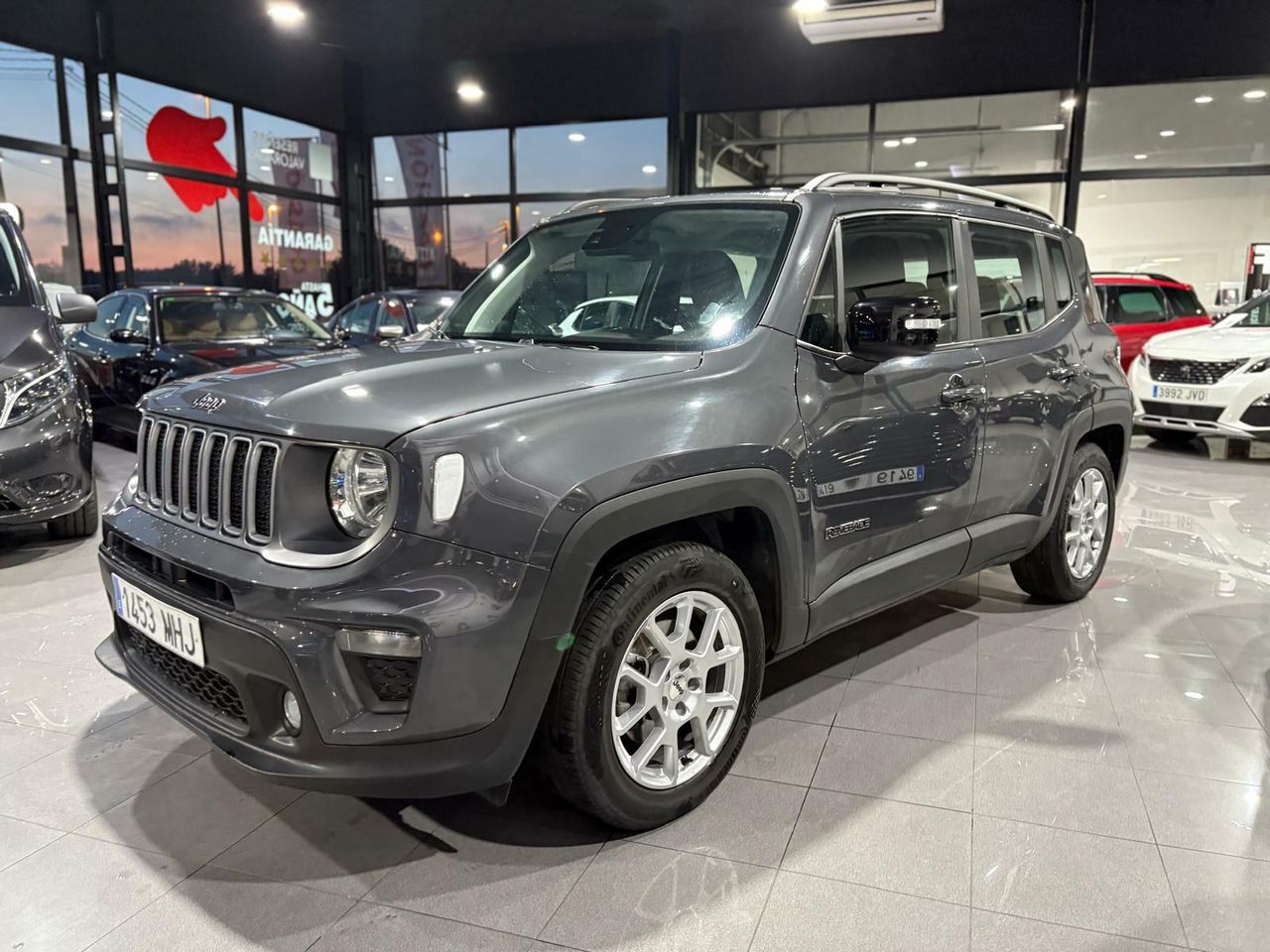 Jeep Renegade EHYBRID 1.5 96KW(130CV) LIMITED ATX GRAPHITE GREY (METALIZADO)	TELA NEGRO - Foto 2