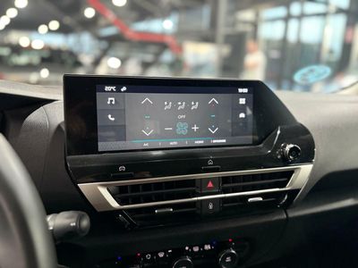 Citroën C4 PURETECH 130 S&S 6V YOU GRIS PLATINO (METALIZADO)	TELA MEANWHILE NEGRO