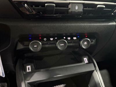 Citroën C4 PURETECH 130 S&S 6V YOU GRIS PLATINO (METALIZADO)	TELA MEANWHILE NEGRO