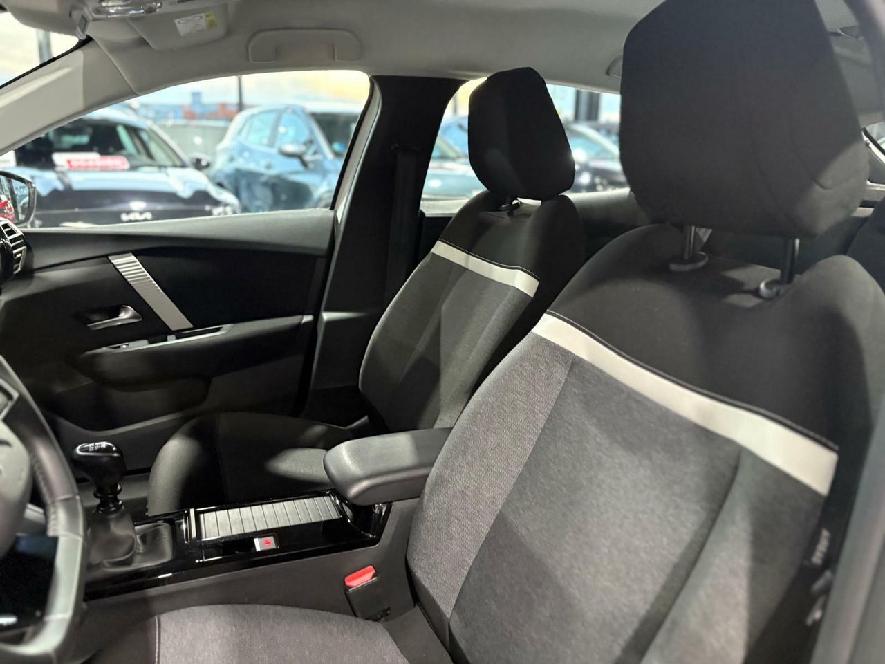 Citroën C4 PURETECH 130 S&S 6V YOU GRIS PLATINO (METALIZADO)	TELA MEANWHILE NEGRO - Foto 2