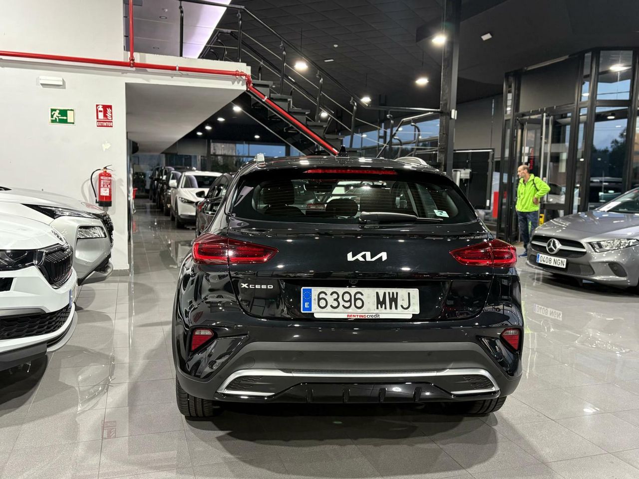 Kia XCeed 1.0 T-GDI BUSINESS 74KW 100CV BLACK PEARL (METALIZADO)	TELA NEGRA - Foto 2