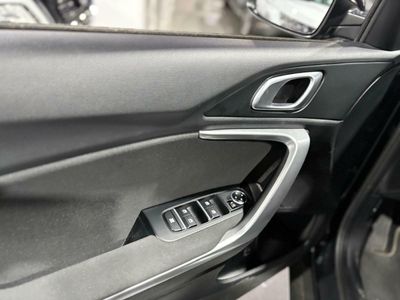 Kia XCeed 1.0 T-GDI BUSINESS 74KW 100CV BLACK PEARL (METALIZADO)	TELA NEGRA