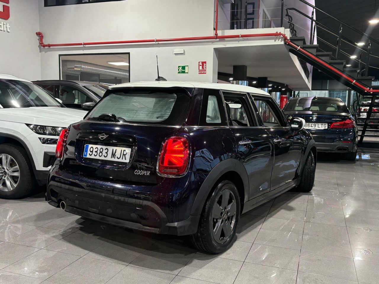 MINI Cooper COOPER 5 PUERTAS ENIGMATIC BLACK METALIZADA	TELA FIREWORK CARBON BLACK - Foto 2