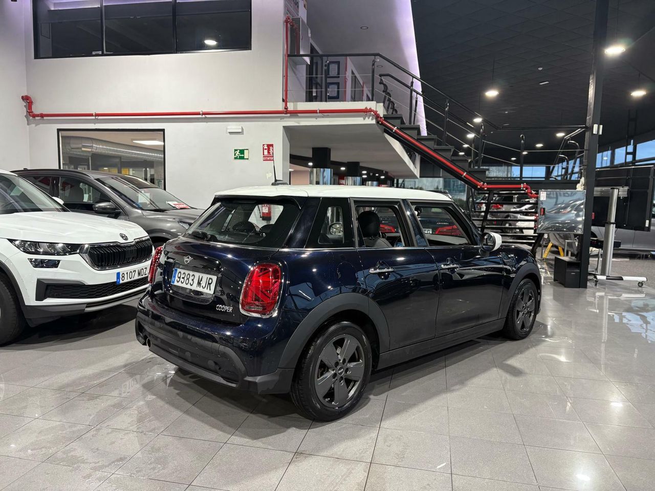 MINI Cooper COOPER 5 PUERTAS ENIGMATIC BLACK METALIZADA	TELA FIREWORK CARBON BLACK - Foto 2