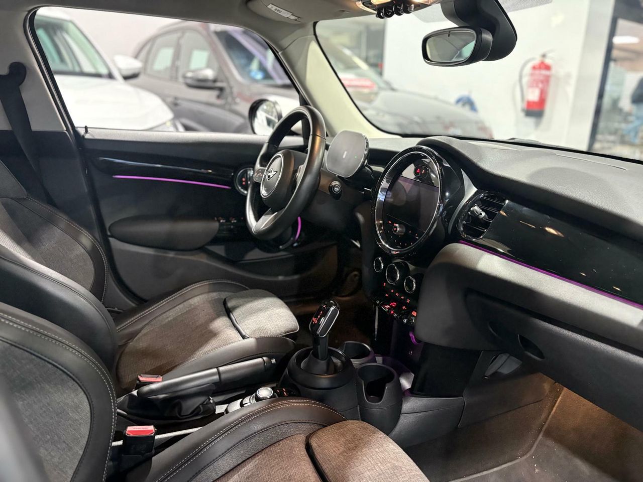 MINI Cooper COOPER 5 PUERTAS ENIGMATIC BLACK METALIZADA	TELA FIREWORK CARBON BLACK - Foto 2