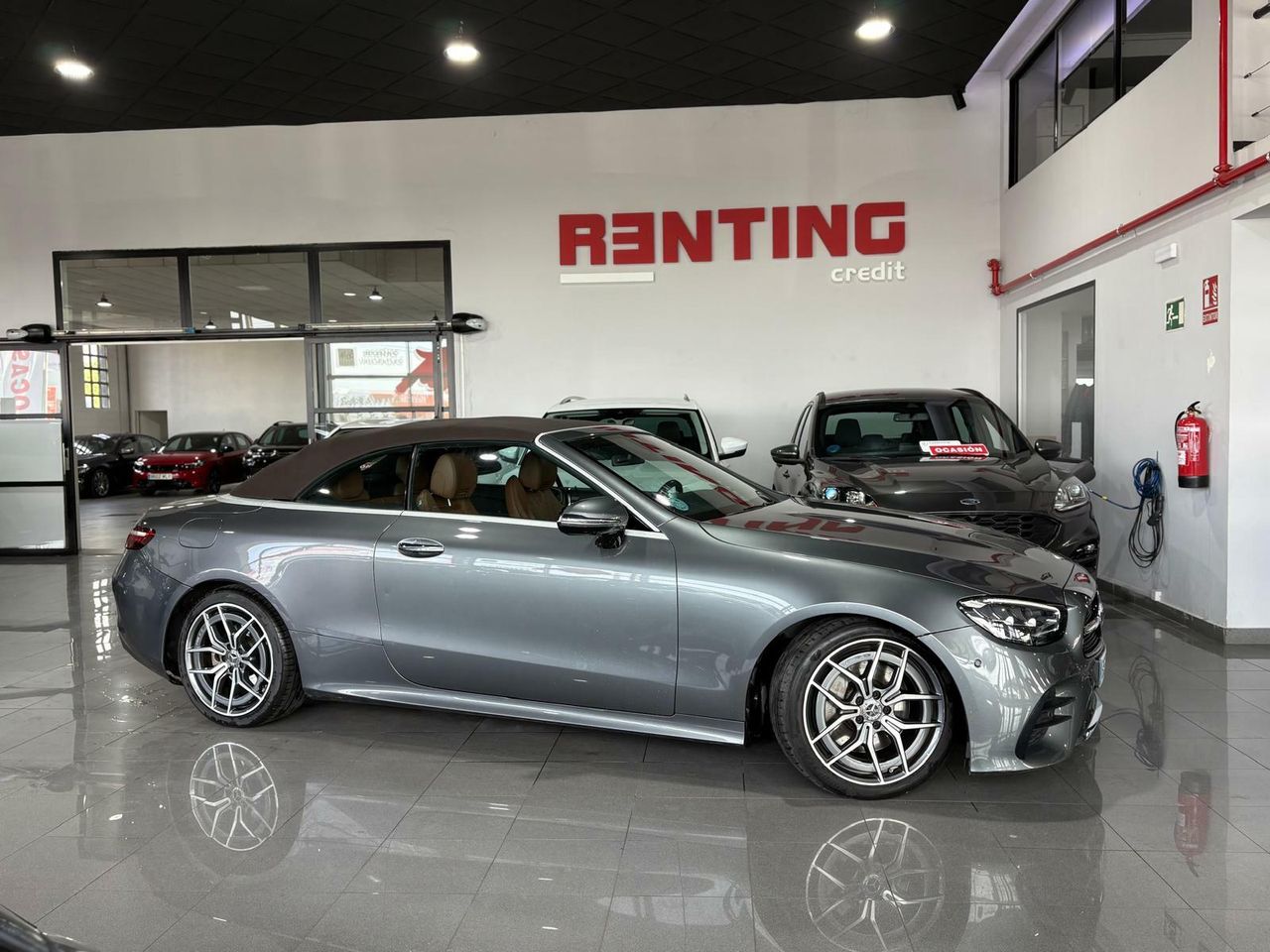 Mercedes Clase E CABRIO E 220 D PAQUETE ADVANTAGE^PAQUETE PREMIUM^PAQUETE PREMIUM PLUS^ - Foto 2