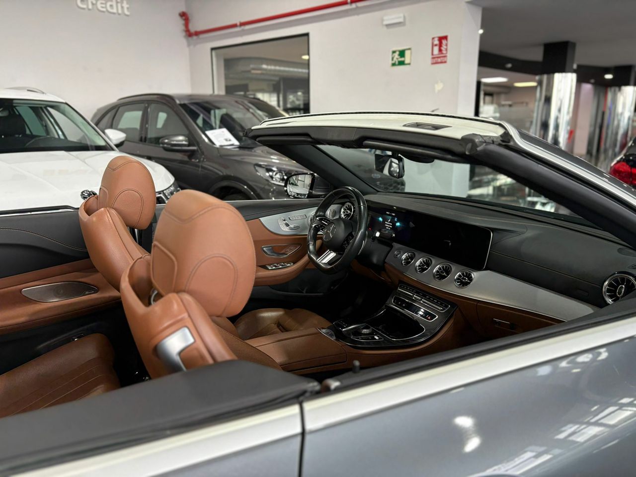 Mercedes Clase E CABRIO E 220 D PAQUETE ADVANTAGE^PAQUETE PREMIUM^PAQUETE PREMIUM PLUS^ - Foto 2