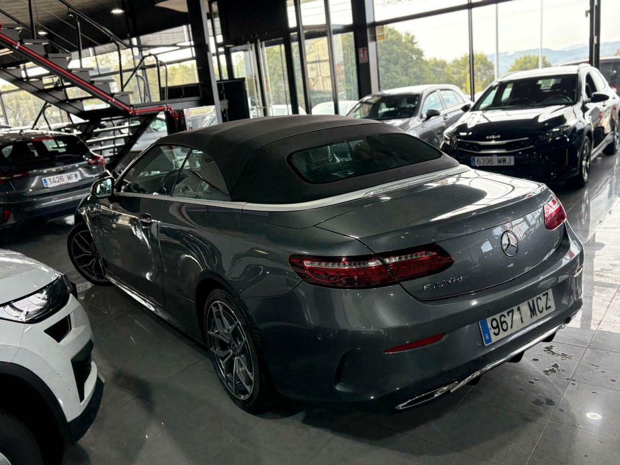Mercedes Clase E CABRIO E 220 D PAQUETE ADVANTAGE^PAQUETE PREMIUM^PAQUETE PREMIUM PLUS^ - Foto 2