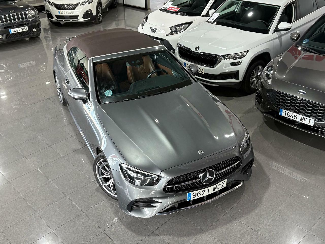 Mercedes Clase E CABRIO E 220 D PAQUETE ADVANTAGE^PAQUETE PREMIUM^PAQUETE PREMIUM PLUS^ - Foto 2