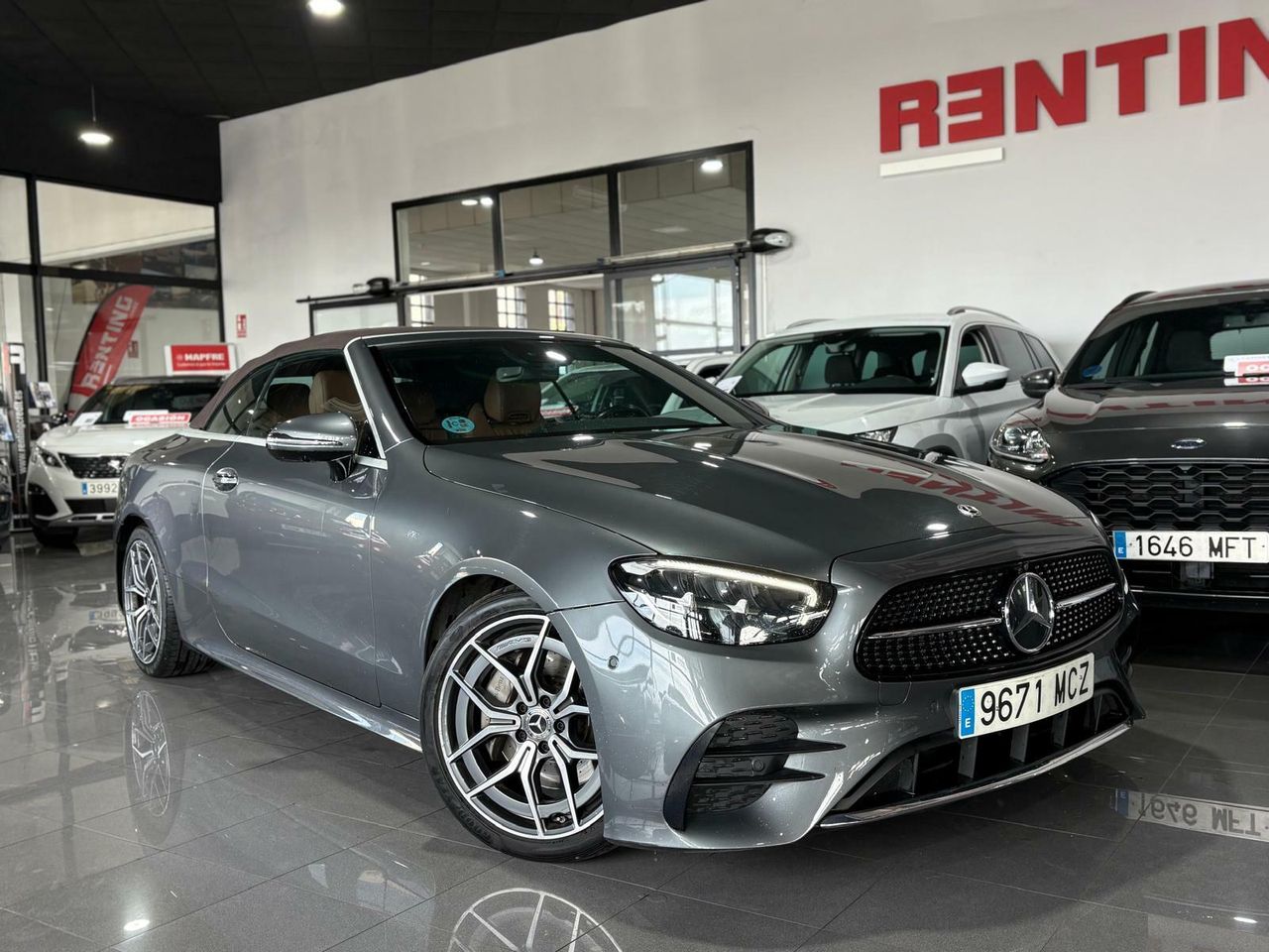 Mercedes Clase E CABRIO E 220 D PAQUETE ADVANTAGE^PAQUETE PREMIUM^PAQUETE PREMIUM PLUS^ - Foto 2