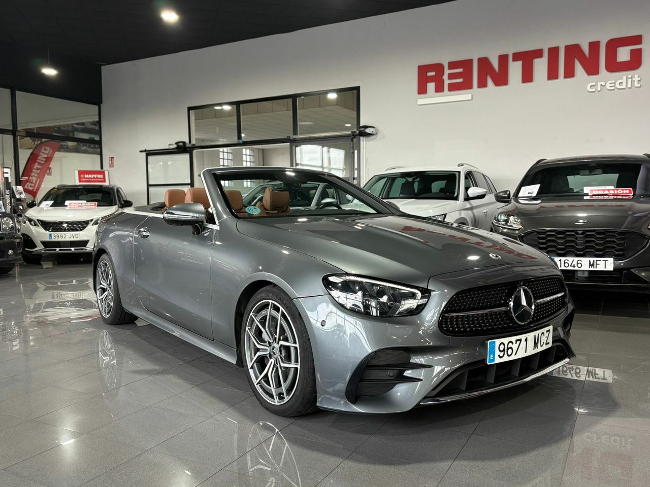 Mercedes Clase E CABRIO E 220 D PAQUETE ADVANTAGE^PAQUETE PREMIUM^PAQUETE PREMIUM PLUS^ - Foto 2