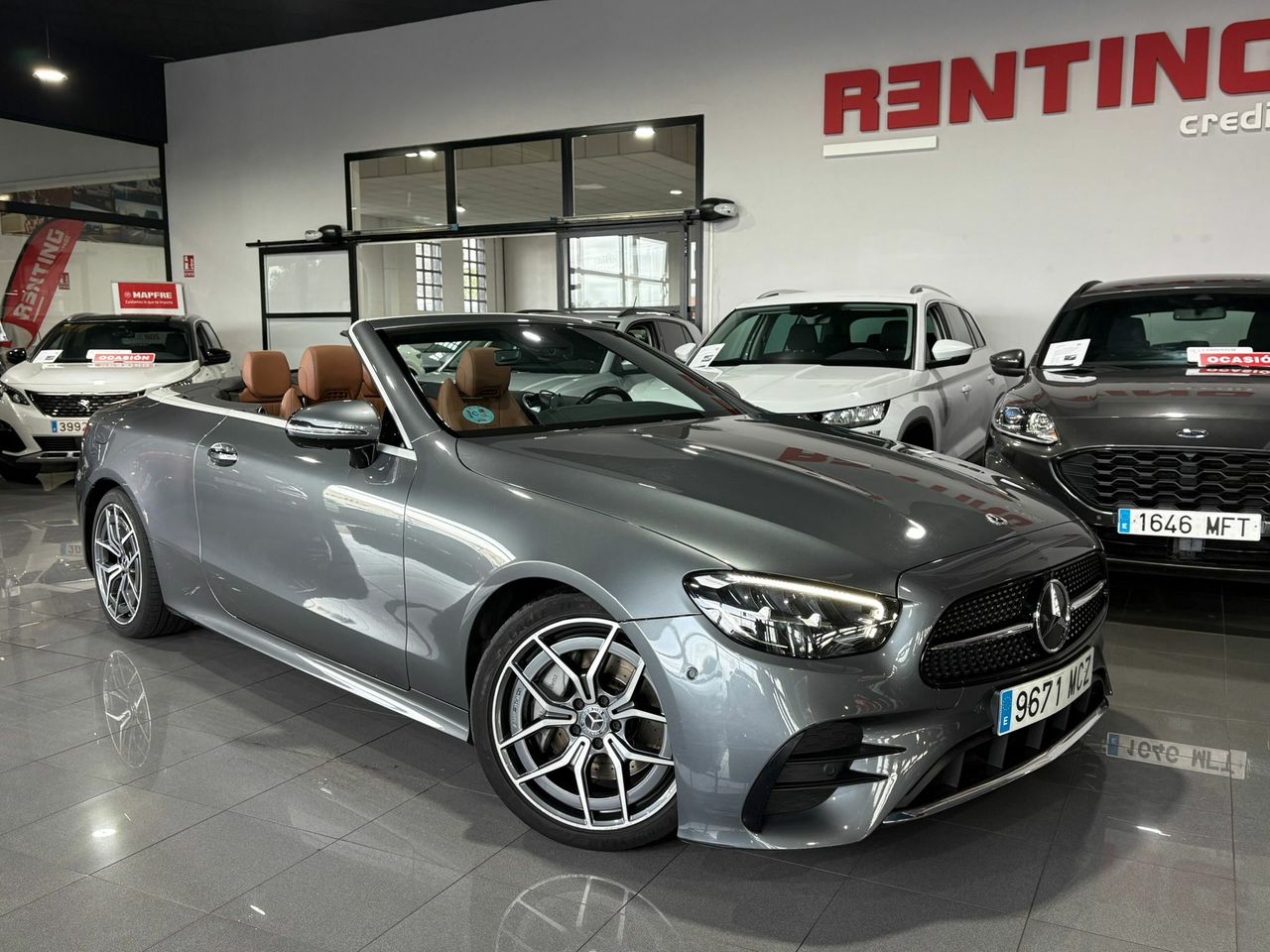 Mercedes Clase E CABRIO E 220 D PAQUETE ADVANTAGE^PAQUETE PREMIUM^PAQUETE PREMIUM PLUS^ - Foto 2