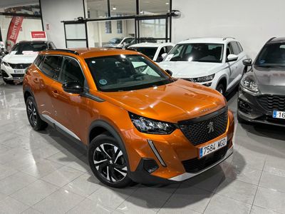 Peugeot 2008 ALLURE PACK PURETECH 130 S&S 6 VEL. MAN TAPICERÍA COZY NEGRO CON PESPUNTES EN AZUL