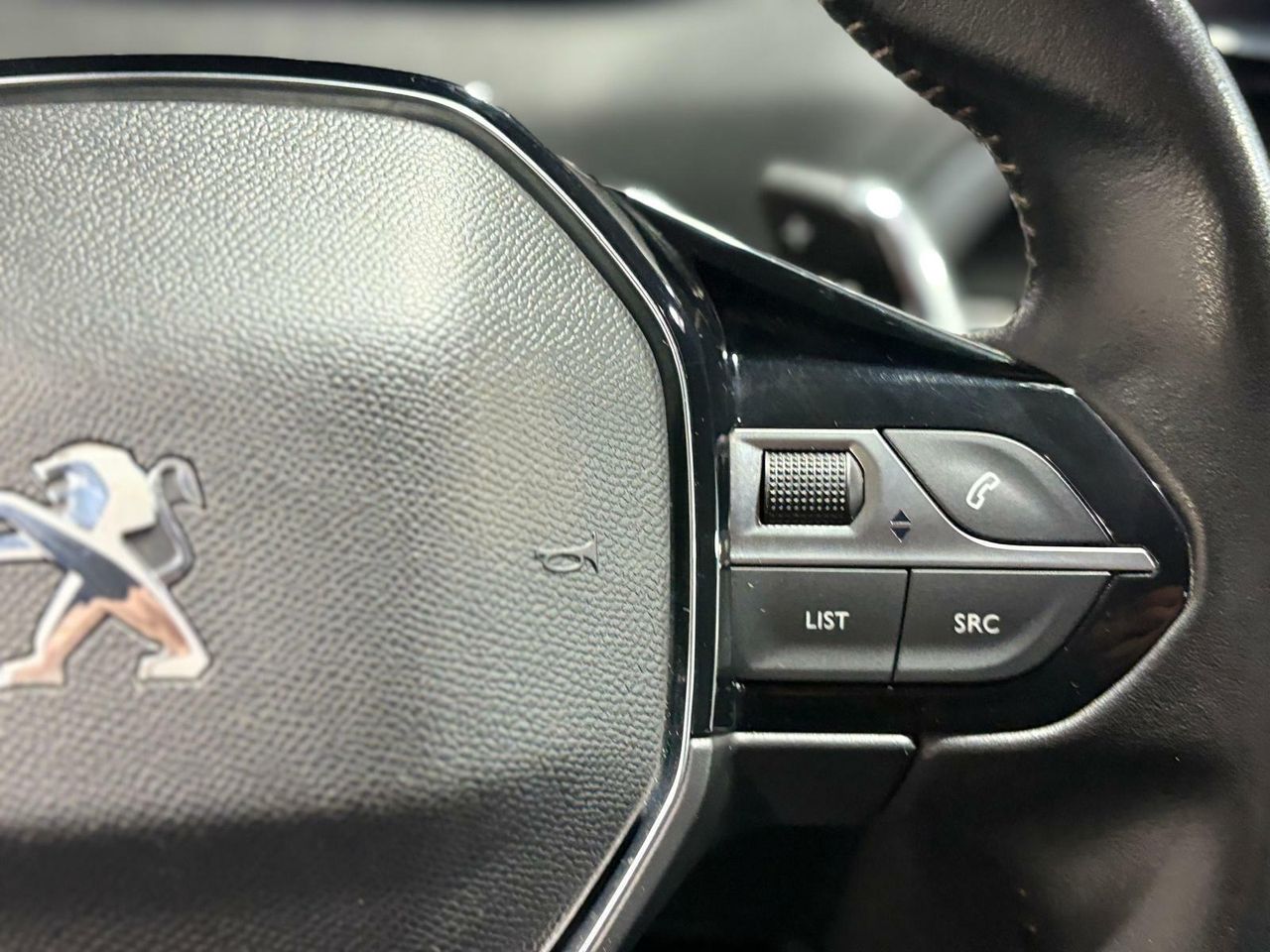 Peugeot 5008 1.5 BLUEHDI 96KW (130CV) S&S ALLURE GRIS PLATINIUM (METALIZADO)	TEP & TISSU 'COLYN' MISTRAL - Foto 2