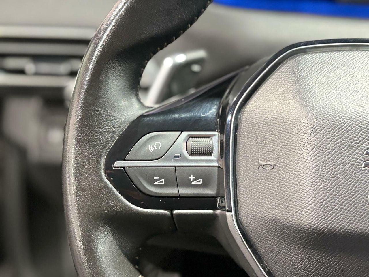 Peugeot 5008 1.5 BLUEHDI 96KW (130CV) S&S ALLURE GRIS PLATINIUM (METALIZADO)	TEP & TISSU 'COLYN' MISTRAL - Foto 2
