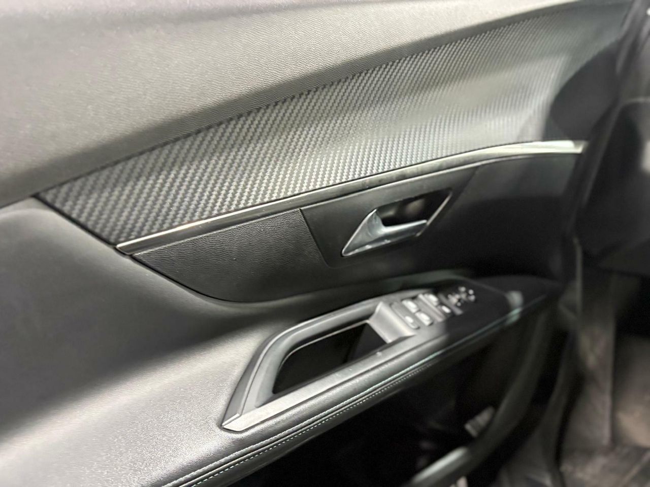 Peugeot 5008 1.5 BLUEHDI 96KW (130CV) S&S ALLURE GRIS PLATINIUM (METALIZADO)	TEP & TISSU 'COLYN' MISTRAL - Foto 2
