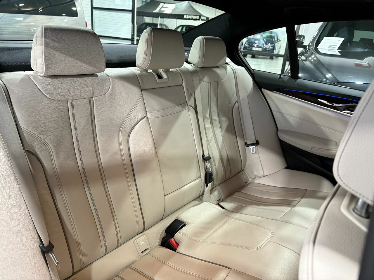 BMW Serie 5 BMW M550i xDrive Berlina M perfonmance - Foto 2