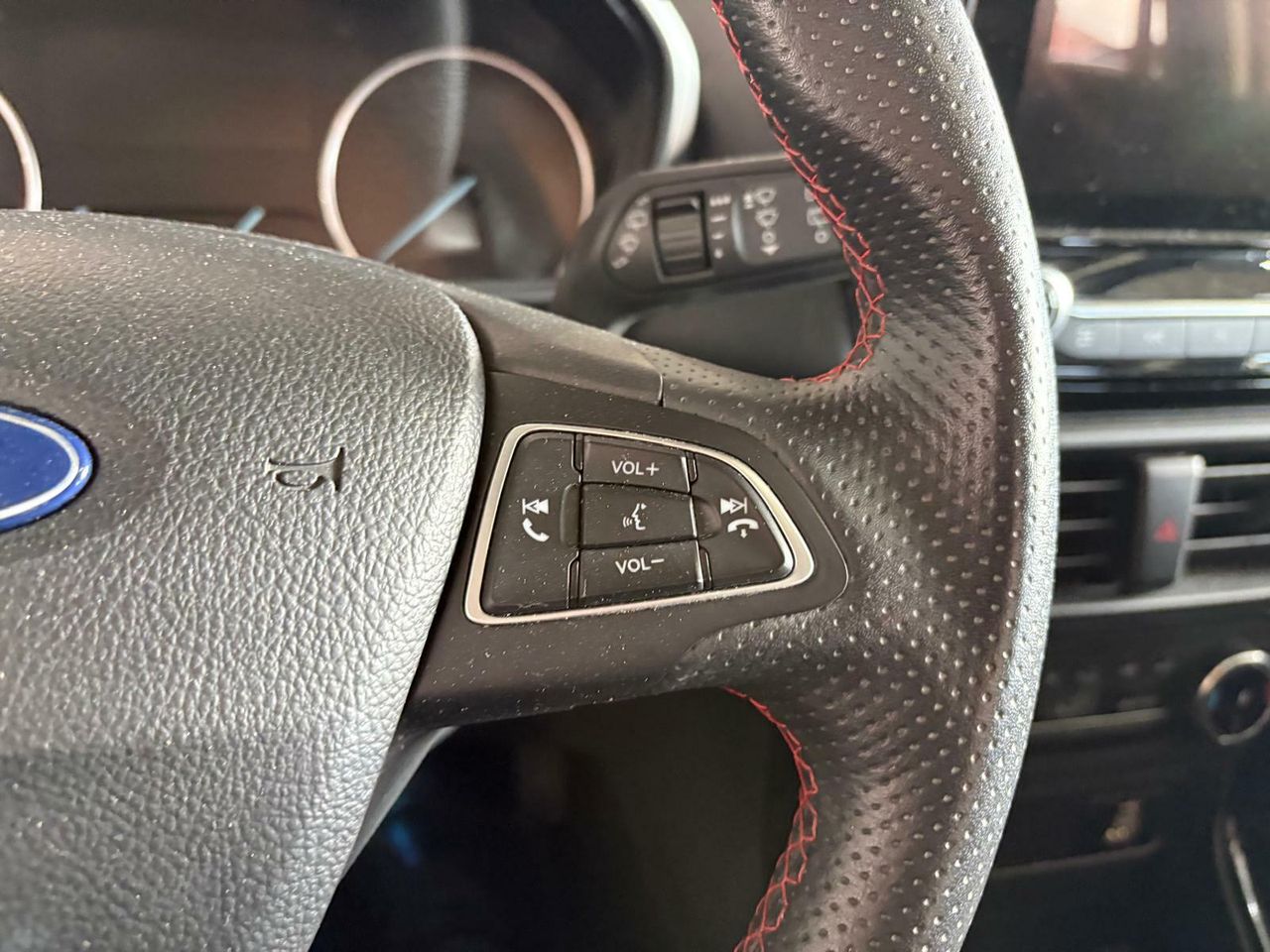 Ford Ecosport 1.0T ECOBOOST 92KW (125CV) S&S ST LINE  - Foto 2