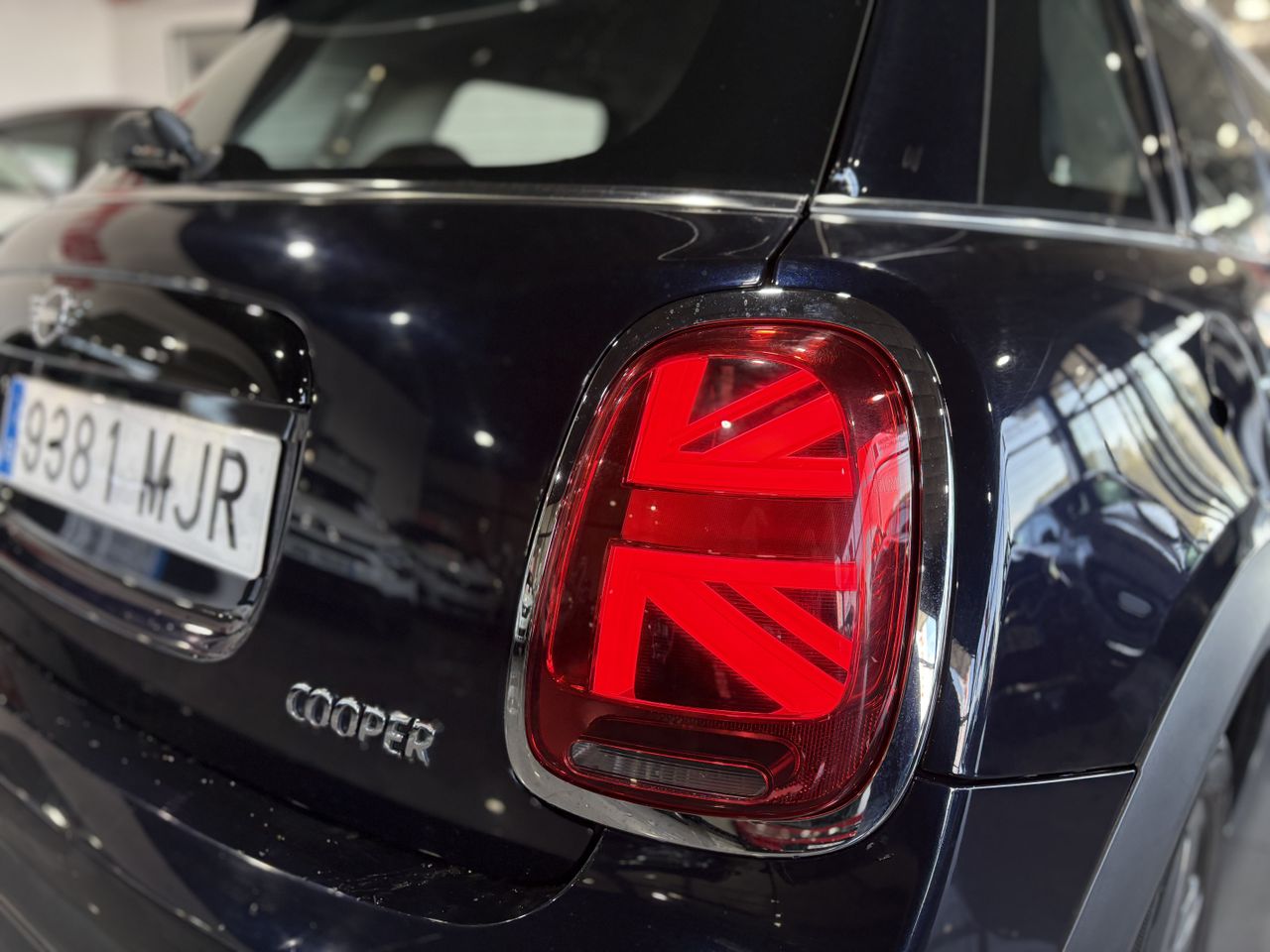 MINI Cooper COOPER 5 PUERTAS ENIGMATIC BLACK METALIZADA	TELA FIREWORK CARBON BLACK - Foto 2