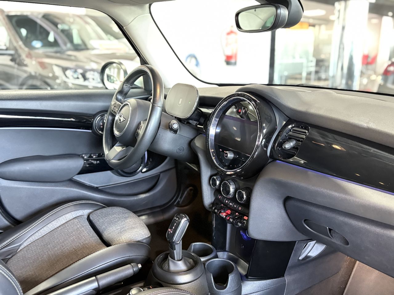 MINI Cooper COOPER 5 PUERTAS ENIGMATIC BLACK METALIZADA	TELA FIREWORK CARBON BLACK - Foto 2