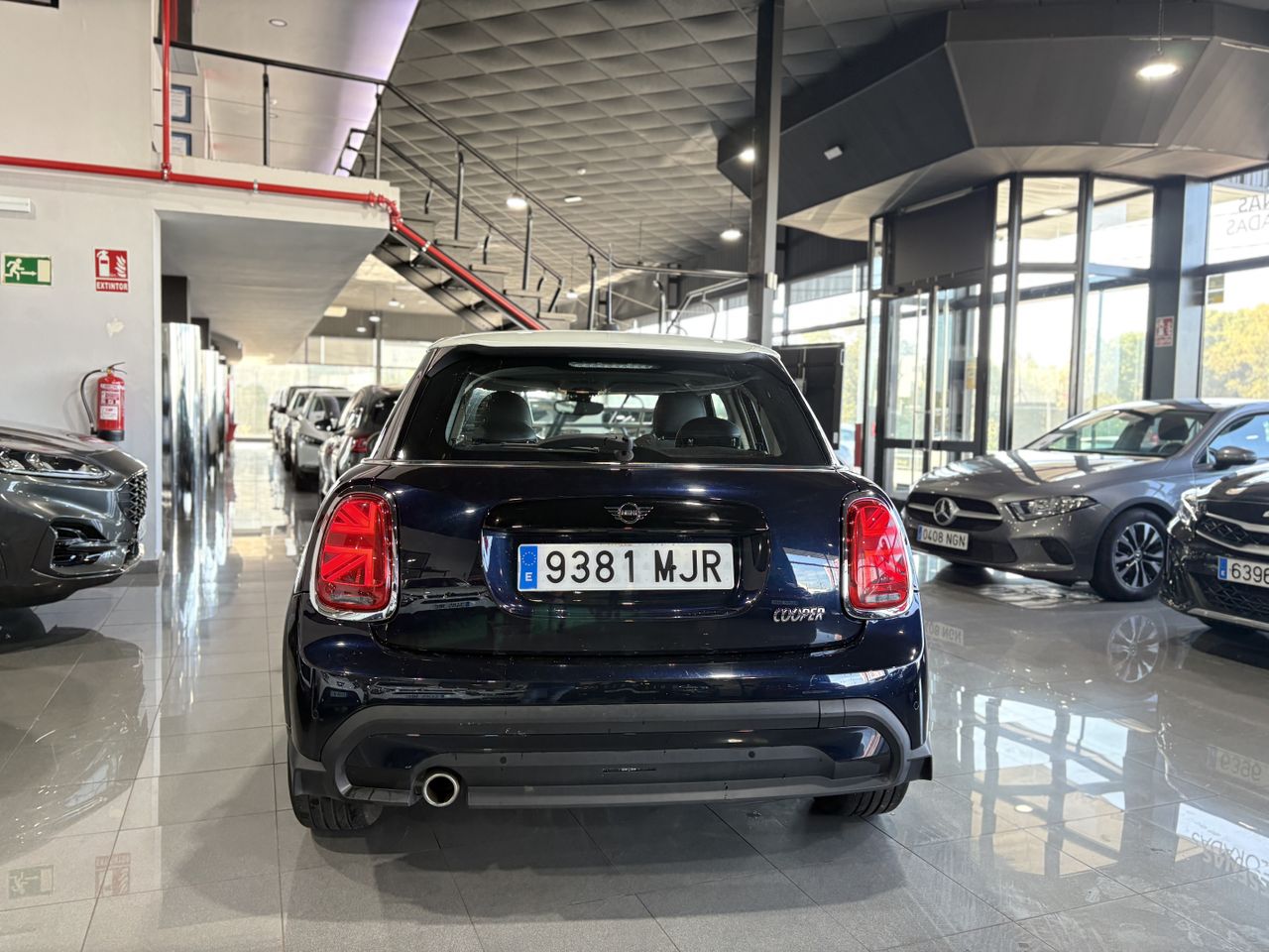 MINI Cooper COOPER 5 PUERTAS ENIGMATIC BLACK METALIZADA	TELA FIREWORK CARBON BLACK - Foto 2