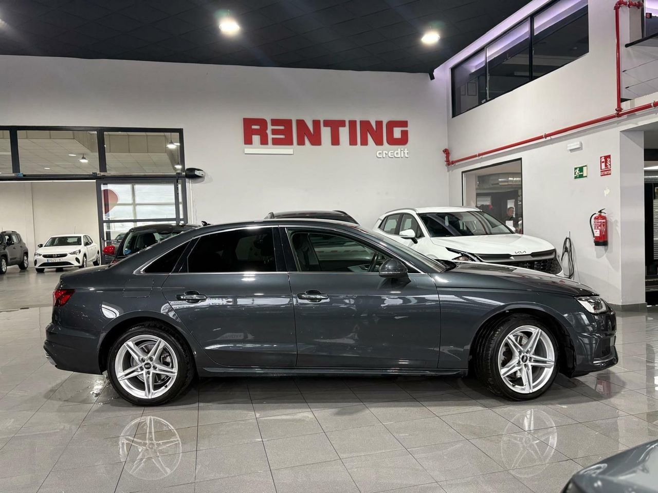 Audi A4 ADVANCED 35 TFSI 110KW (150CV) S TRONIC GRIS MANHATTAN (METALIZADO)	TELA INDEX NEGRO - Foto 2