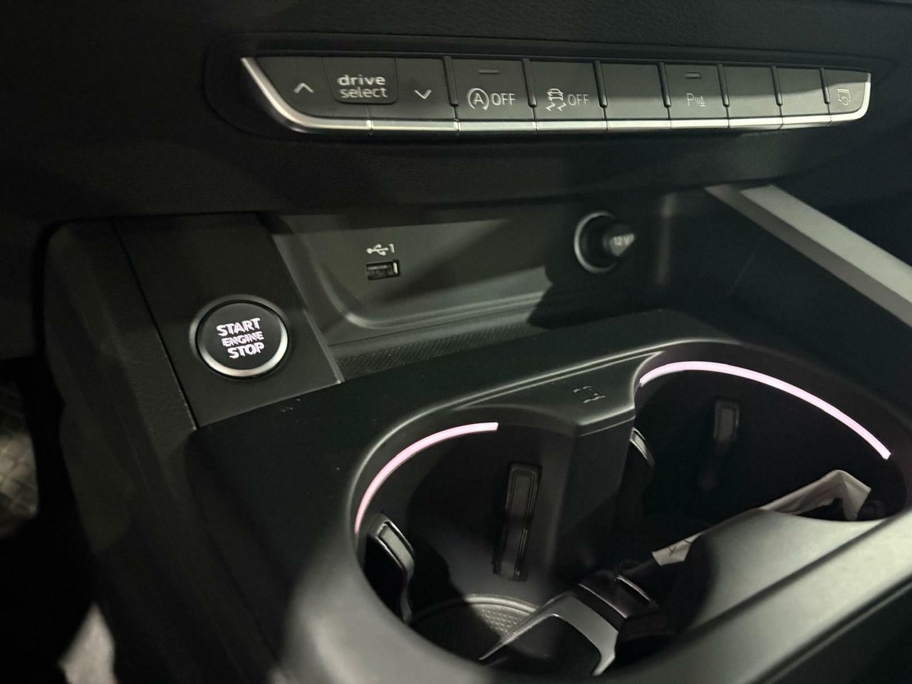 Audi A4 ADVANCED 35 TFSI 110KW (150CV) S TRONIC GRIS MANHATTAN (METALIZADO)	TELA INDEX NEGRO - Foto 2