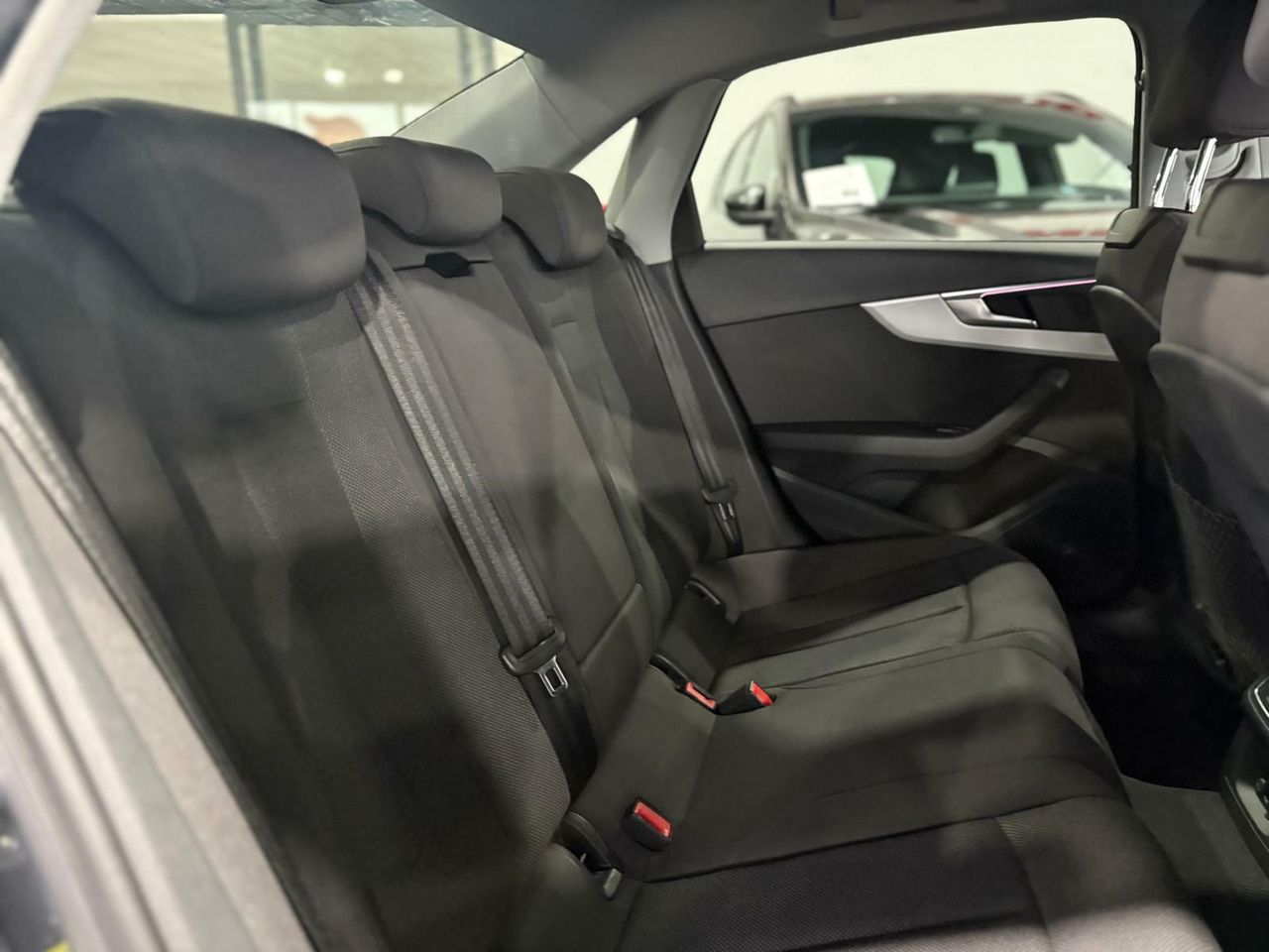 Audi A4 ADVANCED 35 TFSI 110KW (150CV) S TRONIC GRIS MANHATTAN (METALIZADO)	TELA INDEX NEGRO - Foto 2