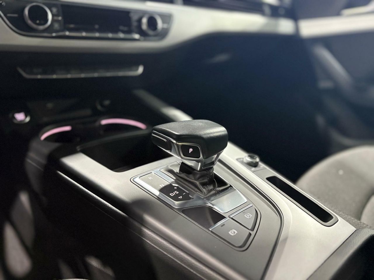 Audi A4 ADVANCED 35 TFSI 110KW (150CV) S TRONIC GRIS MANHATTAN (METALIZADO)	TELA INDEX NEGRO - Foto 2