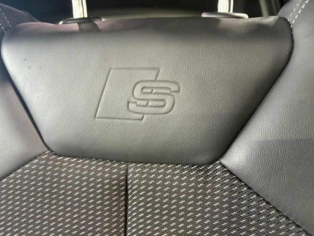 Audi Q3 S LINE 35 TFSI 110KW (150CV) S TRONIC GRIS DAYTONA (EFECTO PERLA) - Foto 2