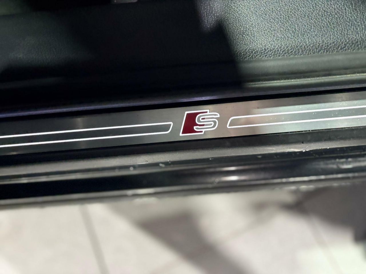 Audi Q3 S LINE 35 TFSI 110KW (150CV) S TRONIC GRIS DAYTONA (EFECTO PERLA) - Foto 2