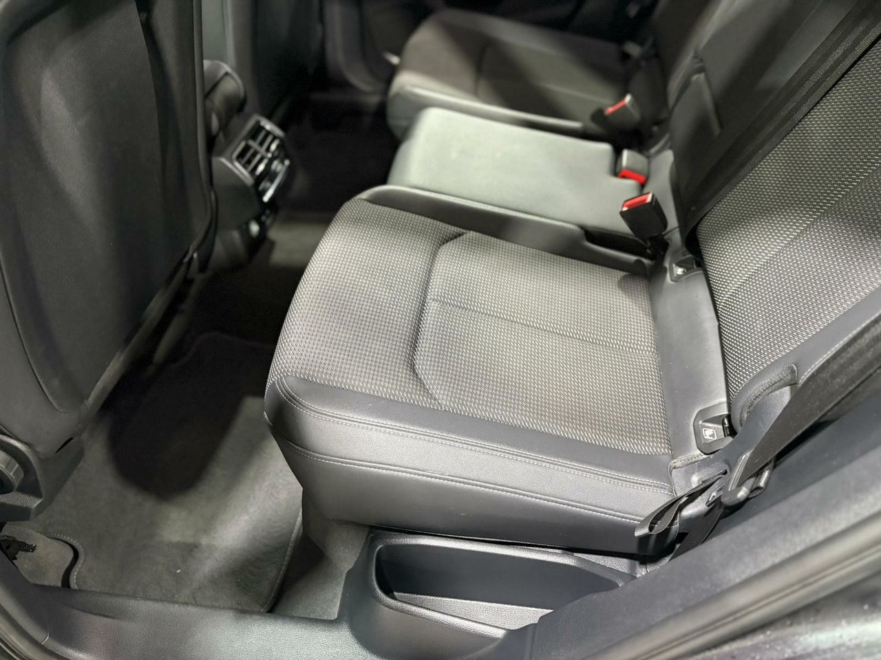 Audi Q3 S LINE 35 TFSI 110KW (150CV) S TRONIC GRIS DAYTONA (EFECTO PERLA) - Foto 2