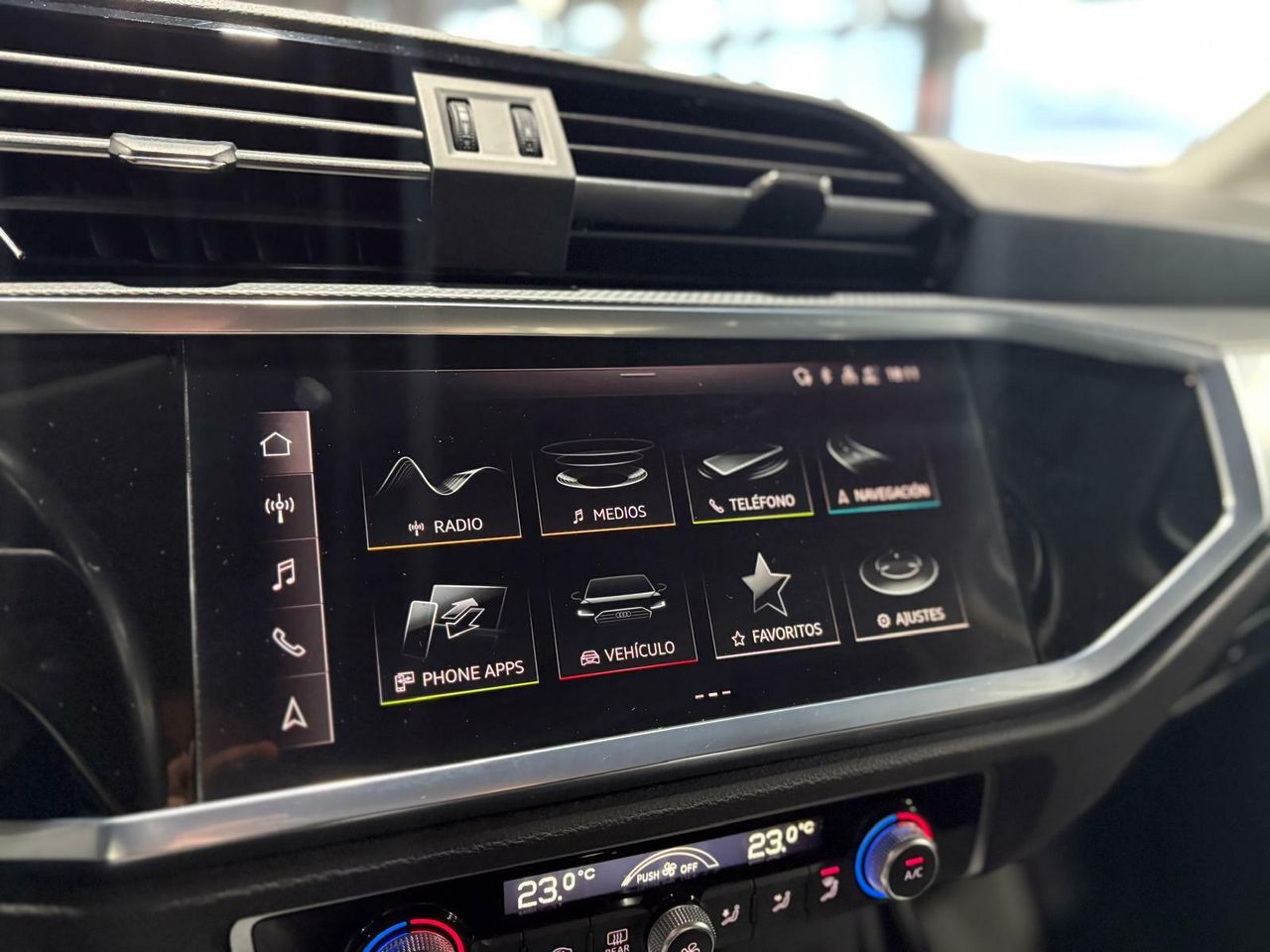 Audi Q3 ADVANCED 35 TFSI 110KW (150CV) S TRONIC NEGRO MITOS (METALIZADO) - Foto 2