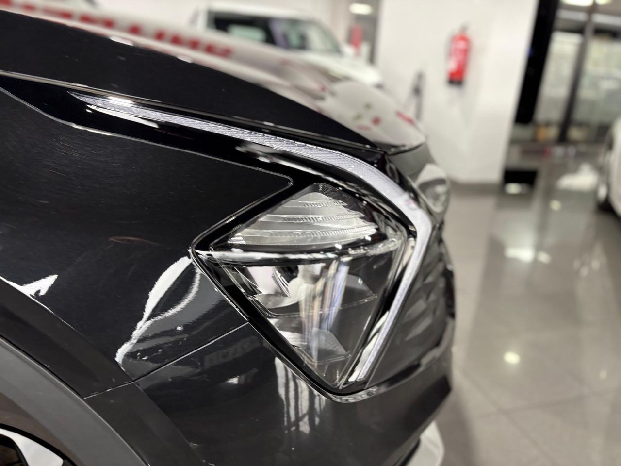 Kia Sportage 1.6 T-GDI HEV 158KW (215CV) DRIVE 4X2 BLACK PEARL (METALIZADO - Foto 2