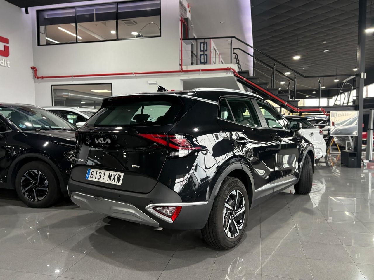 Kia Sportage 1.6 T-GDI HEV 158KW (215CV) DRIVE 4X2 BLACK PEARL (METALIZADO - Foto 2