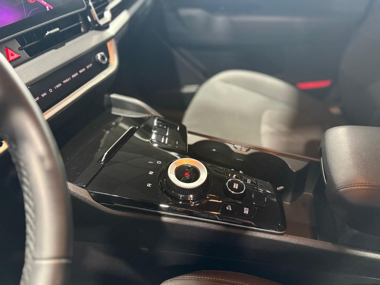 Kia Sportage 1.6 T-GDI HEV 158KW (215CV) DRIVE 4X2 BLACK PEARL (METALIZADO - Foto 2