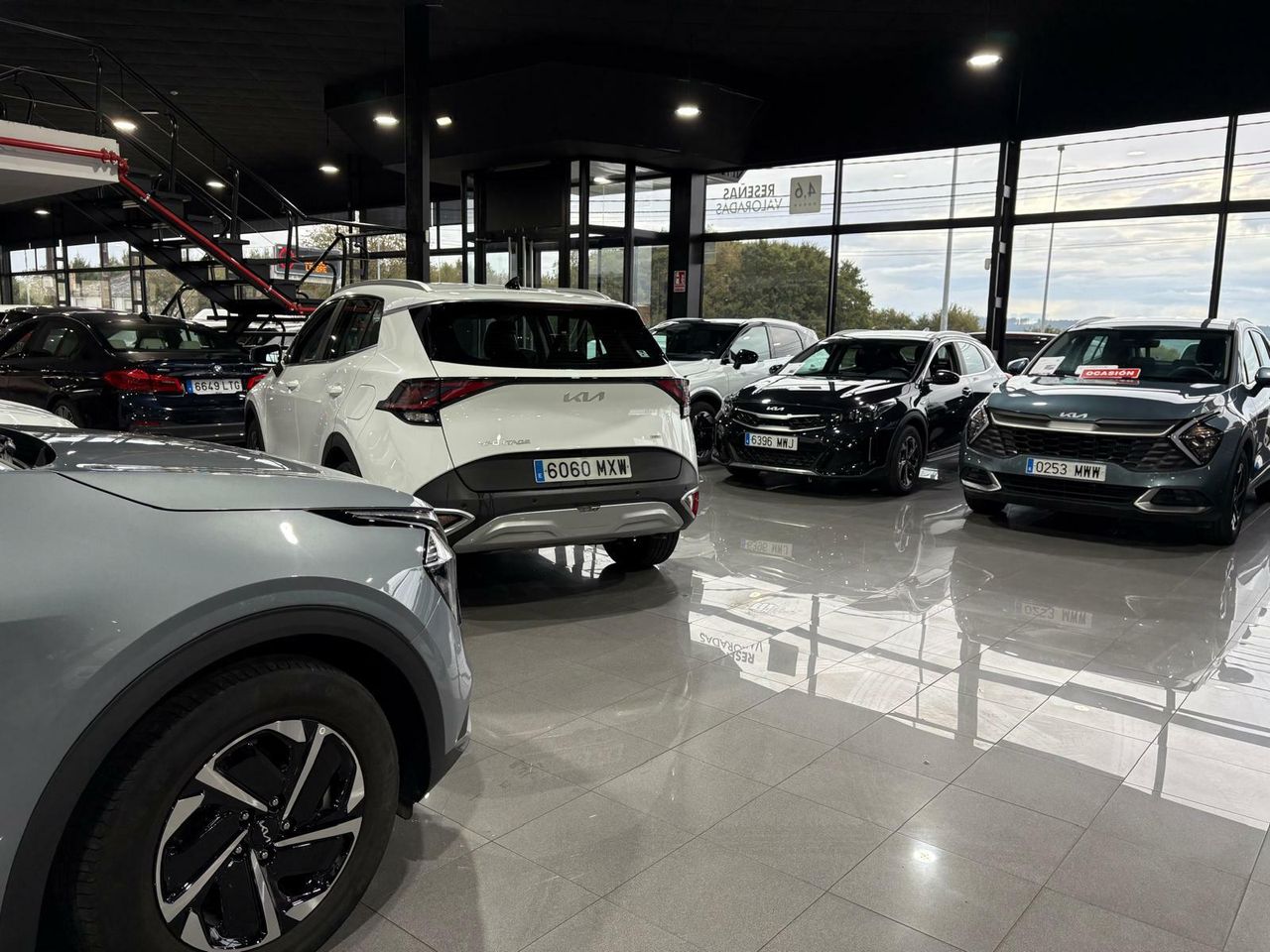 Kia Sportage 1.6 T-GDI HEV 158KW (215CV) DRIVE 4X2 BLACK PEARL (METALIZADO - Foto 2