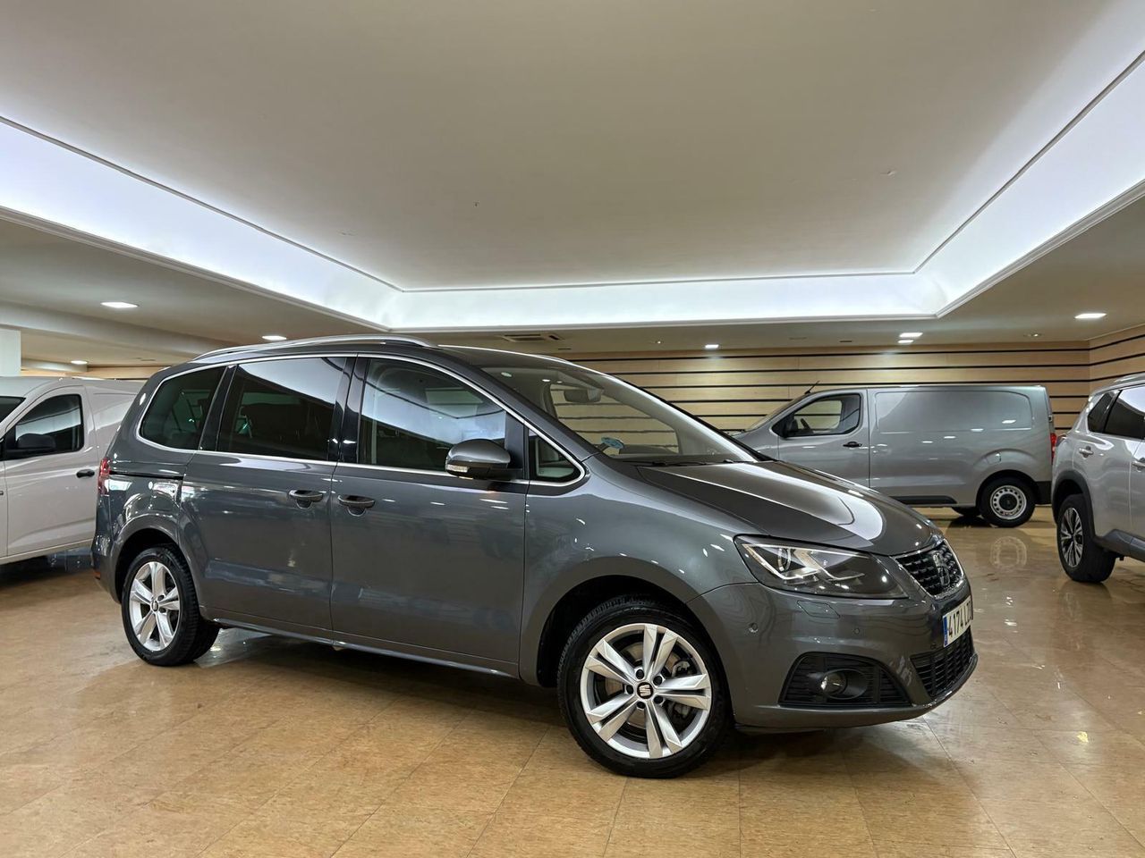 Seat Alhambra EXLGO	1.4 TSI 110KW DSG S/S EXCELLEN GO PUERTAS ELECTRICAS - Foto 2