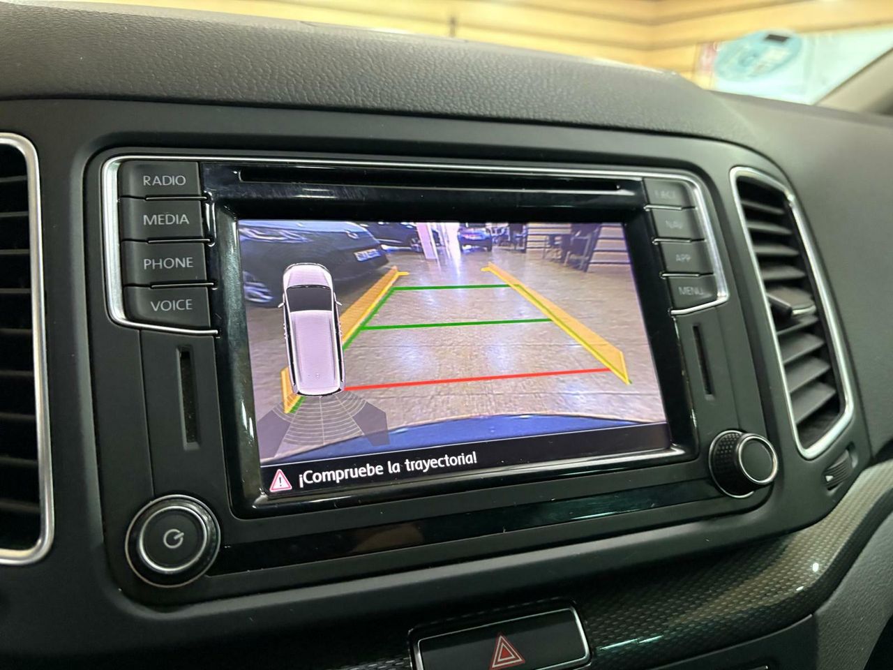 Seat Alhambra EXLGO	1.4 TSI 110KW DSG S/S EXCELLEN GO PUERTAS ELECTRICAS - Foto 2