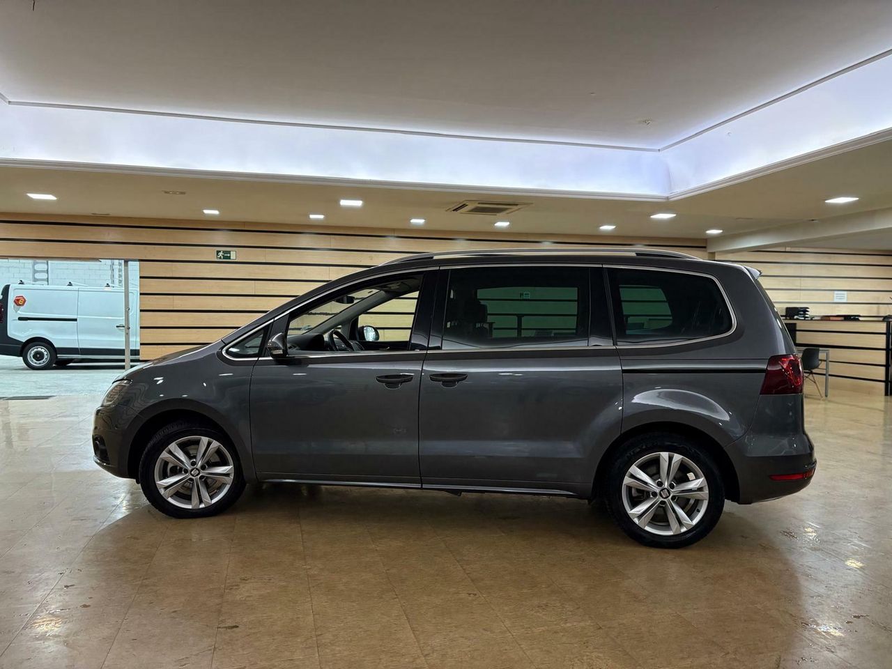 Seat Alhambra EXLGO	1.4 TSI 110KW DSG S/S EXCELLEN GO PUERTAS ELECTRICAS - Foto 2