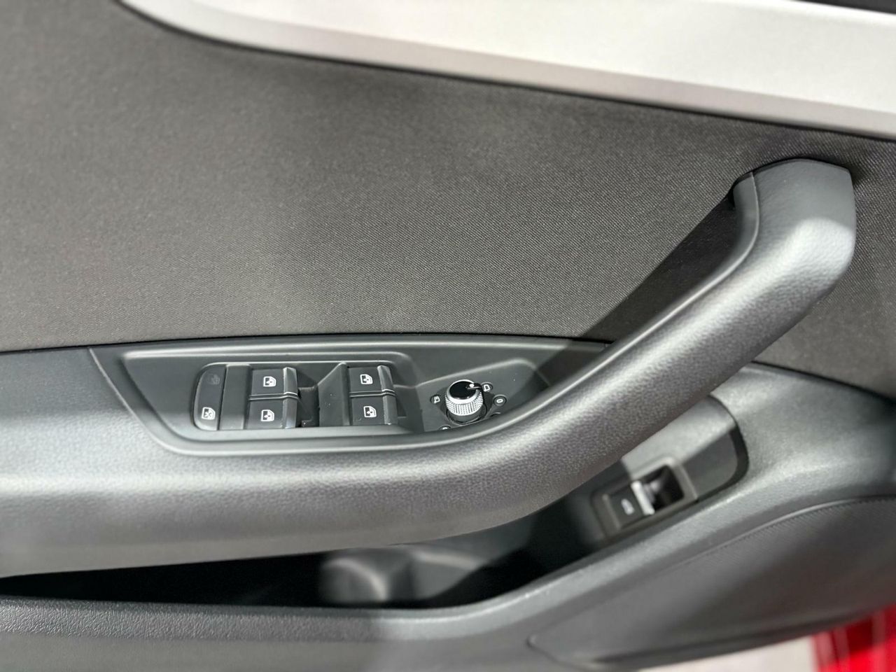 Audi A4 ADVANCED 30 TDI 100KW (136CV) S TRONIC ROJO TANGO (METALIZADO - Foto 2